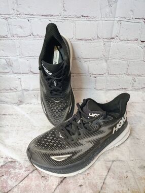 Women's Size 9.5 B Hoka Clifton 9 Black Running Sneakers